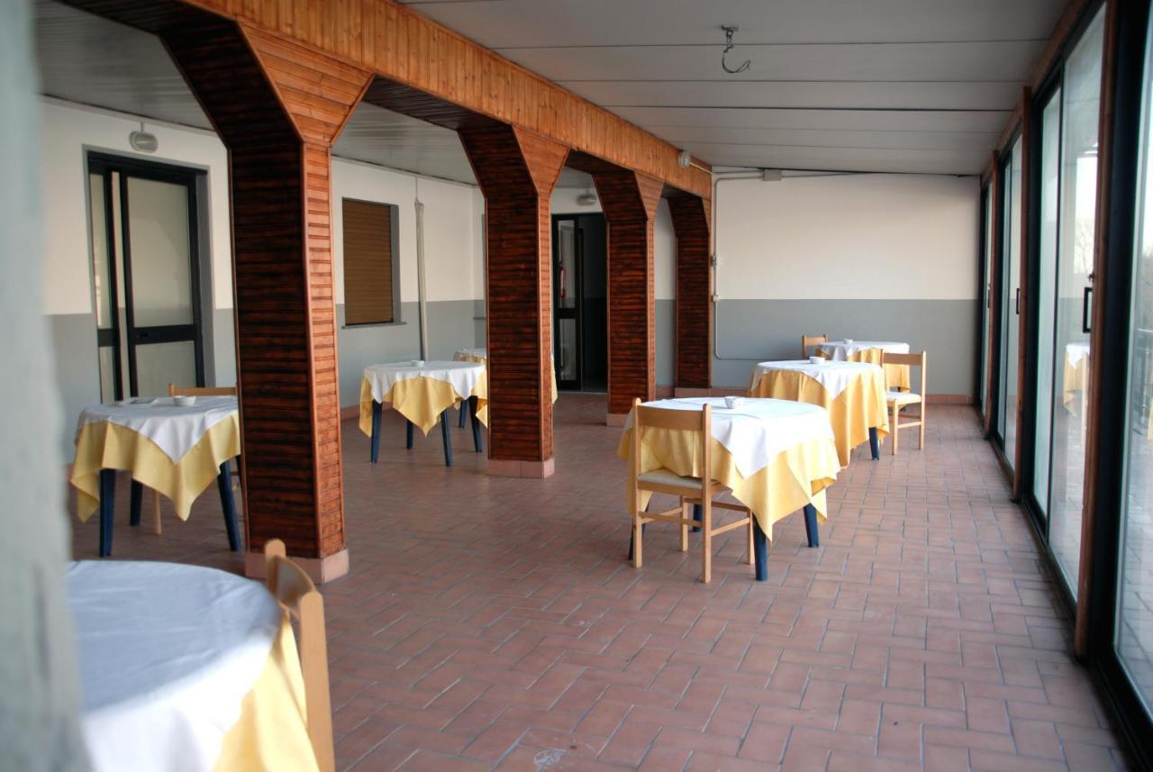 Hotel Ristorante Il Calipso By Mago Robecchetto con Induno Exterior photo